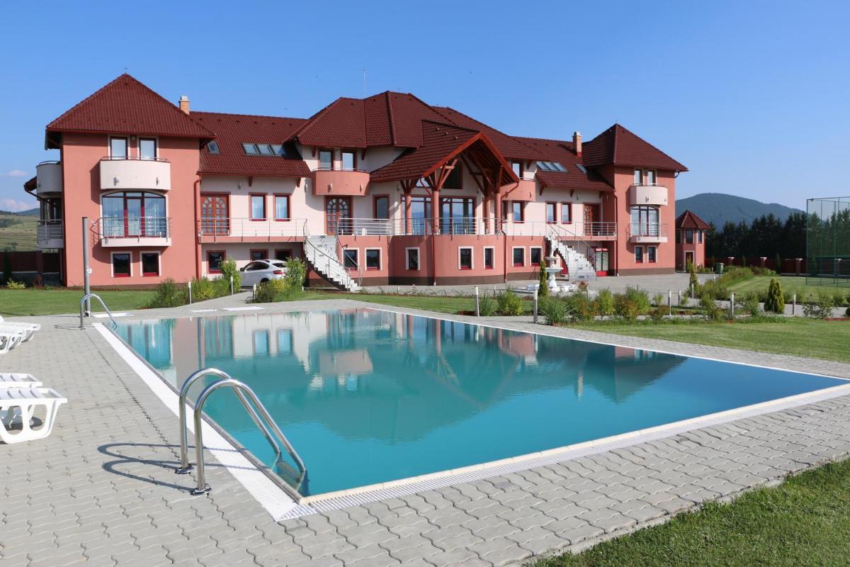 Sanderson Apartments - Housity