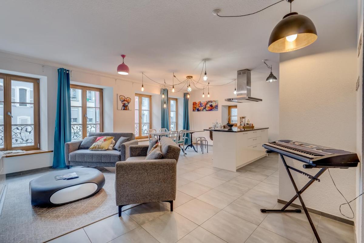 Suitetrails - Stay Swiss - 3 bedrooms Apartment in old town 