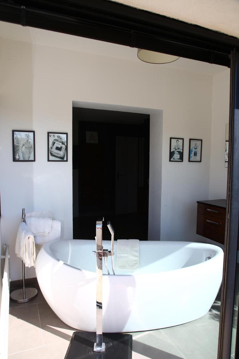 La Villa Blanche - Housity