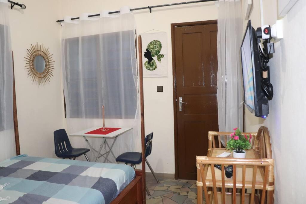Studio Yiri Guest 1 Fidjrossè Plage - Housity