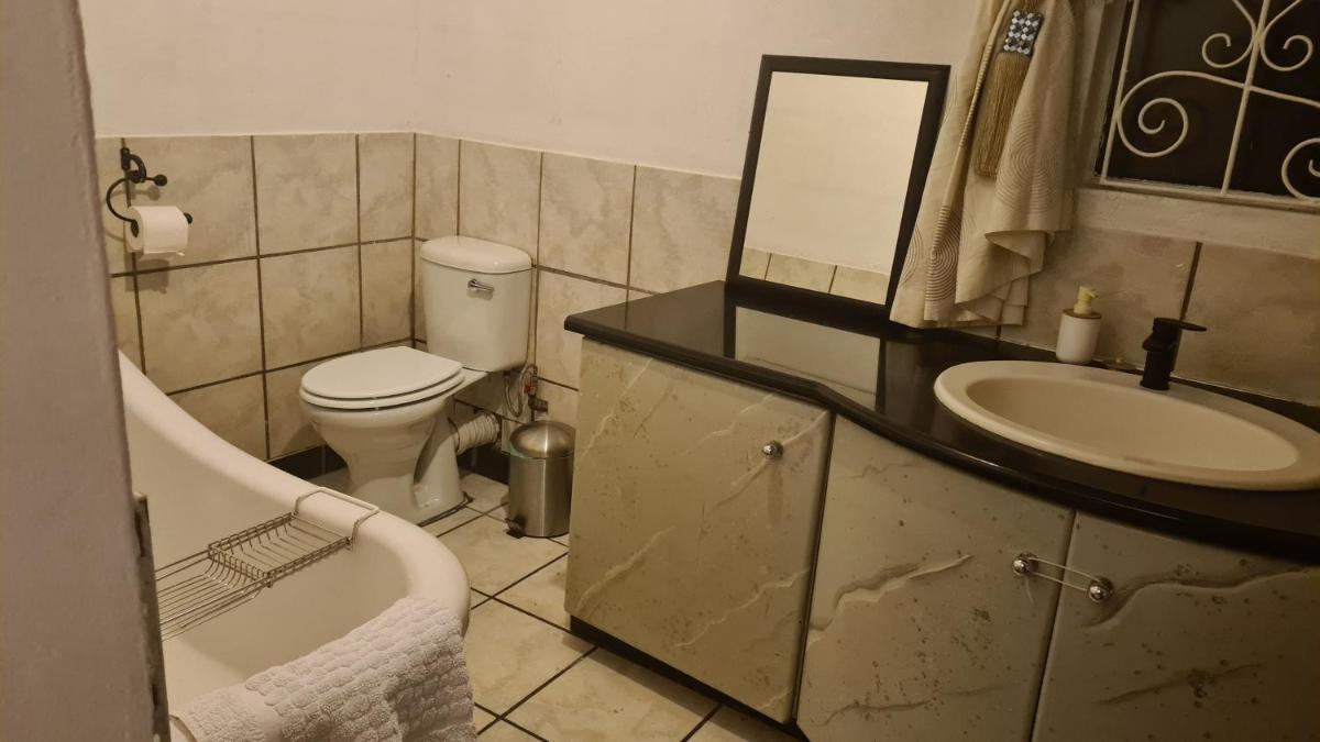 Silken Trap Guest Cottage - Housity