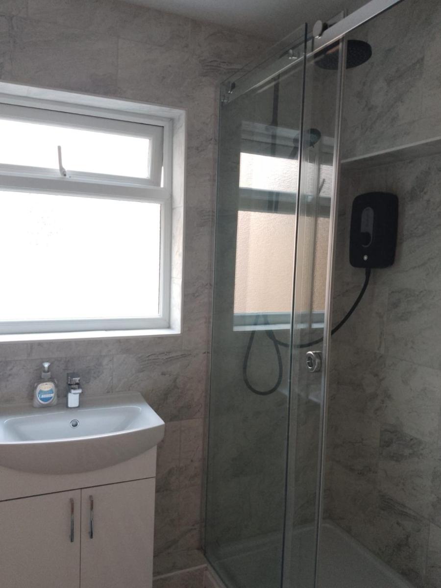 Comfy 3 bed house near Windsor Castle and Legoland - Hizvo