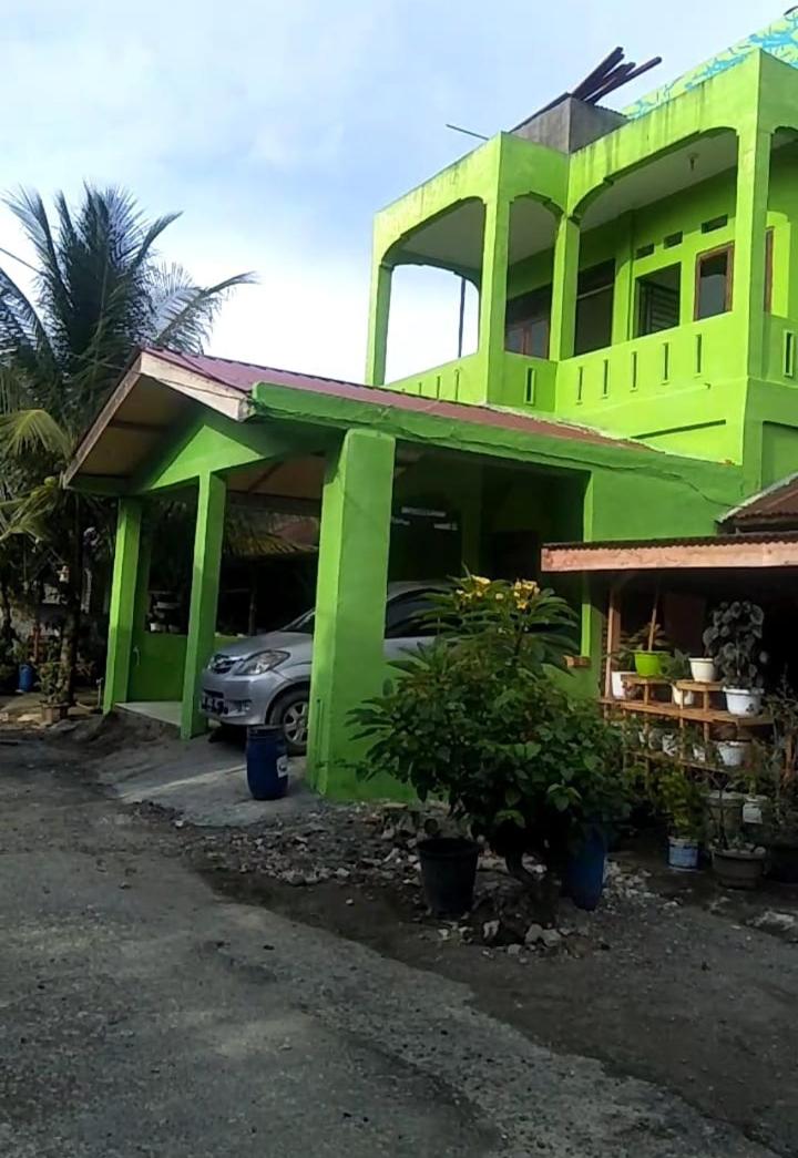 Bukit Lawang- Jungle trekking - Housity