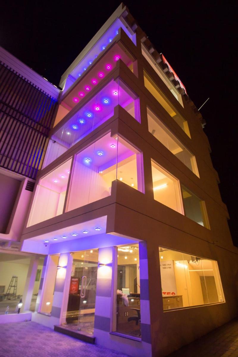 vee suites - Housity