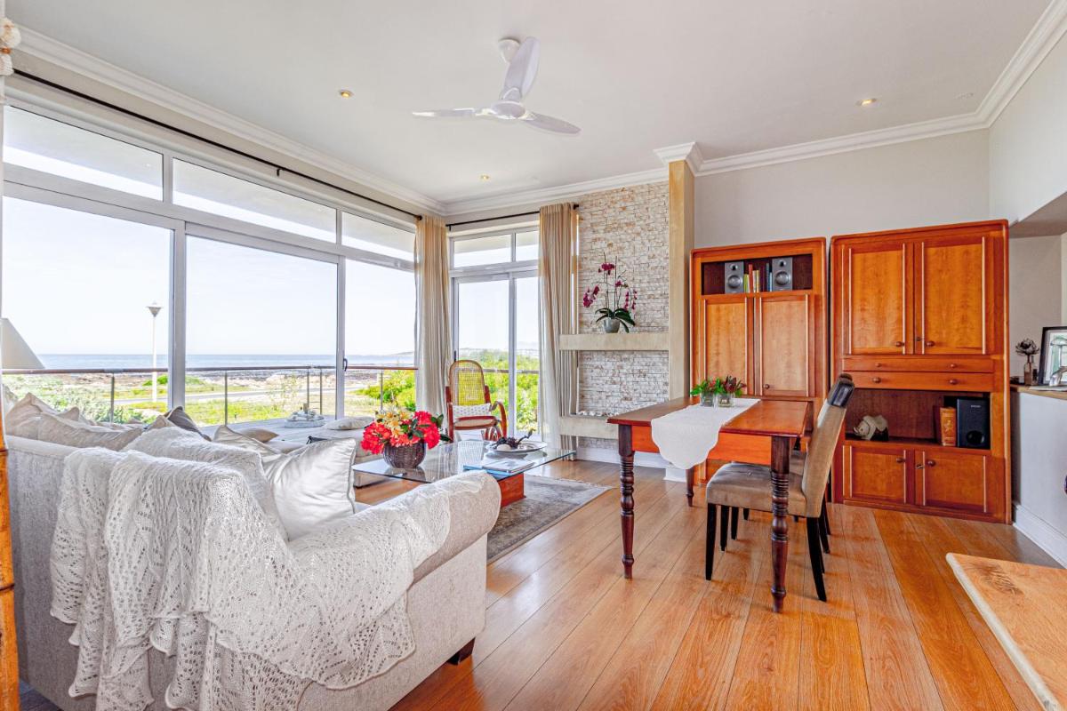 138 Marine Beachfront Guesthouse - Housity