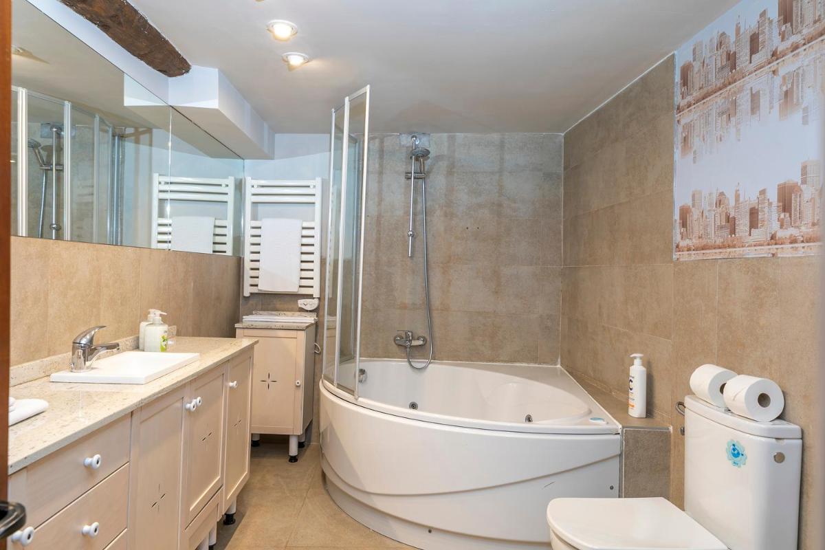 Apartamentos Vino Tinto - Housity