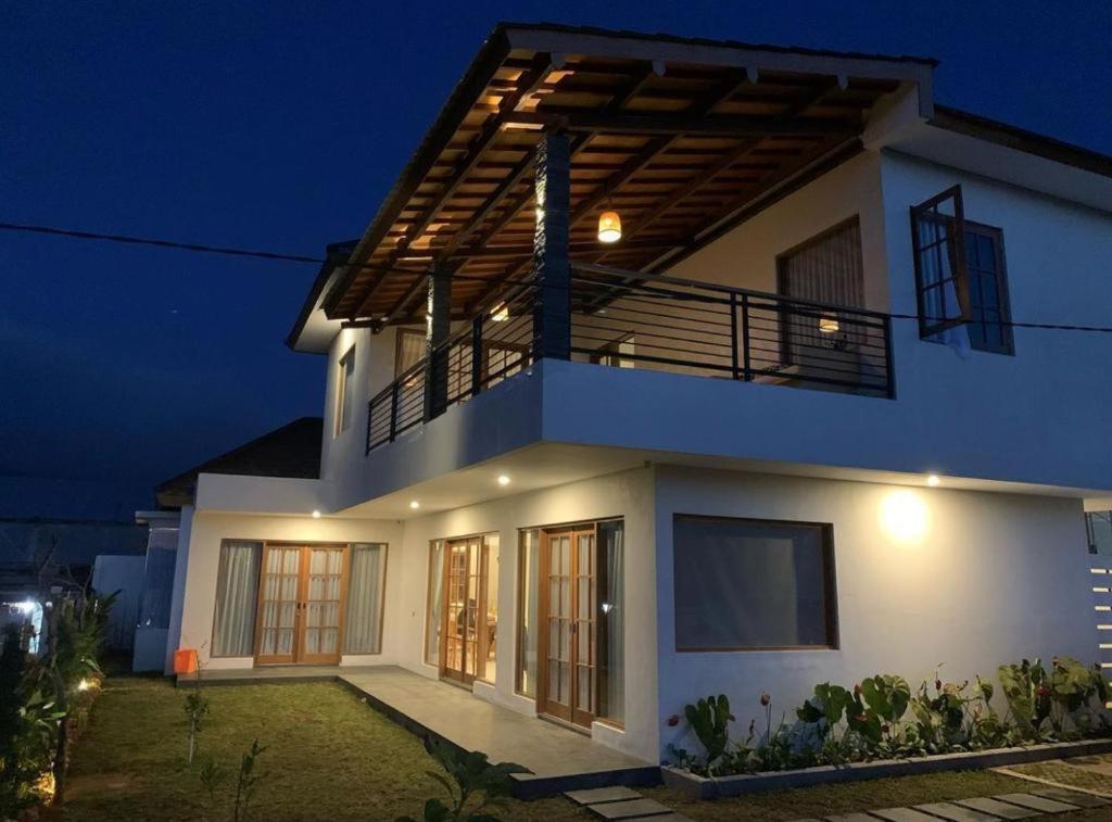 Agusta Lake View Bedugul - Hizvo