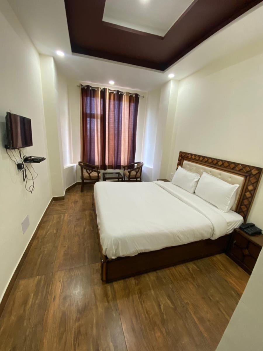 Suitetrails - Hotel taj view