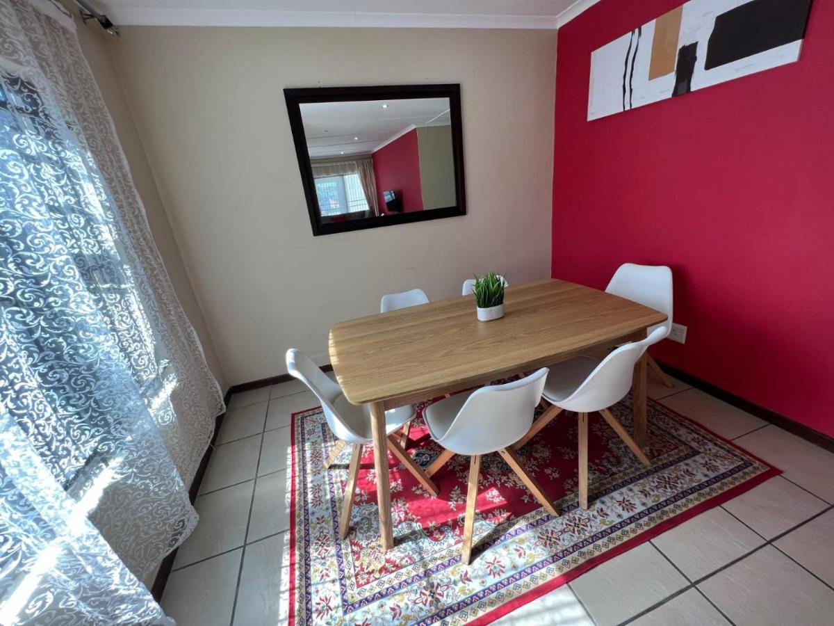 Suitetrails - Zuri Holiday House - 3 bedroom