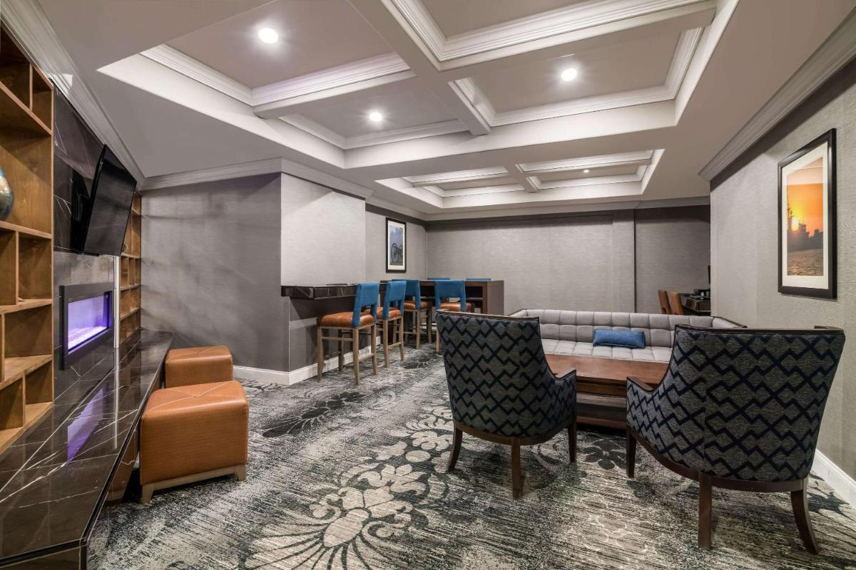Comfort Inn & Suites Plattsburgh - Morrisonville - Housity