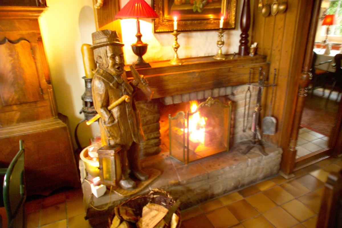 Hotel Zum Alten Brunnen - Housity
