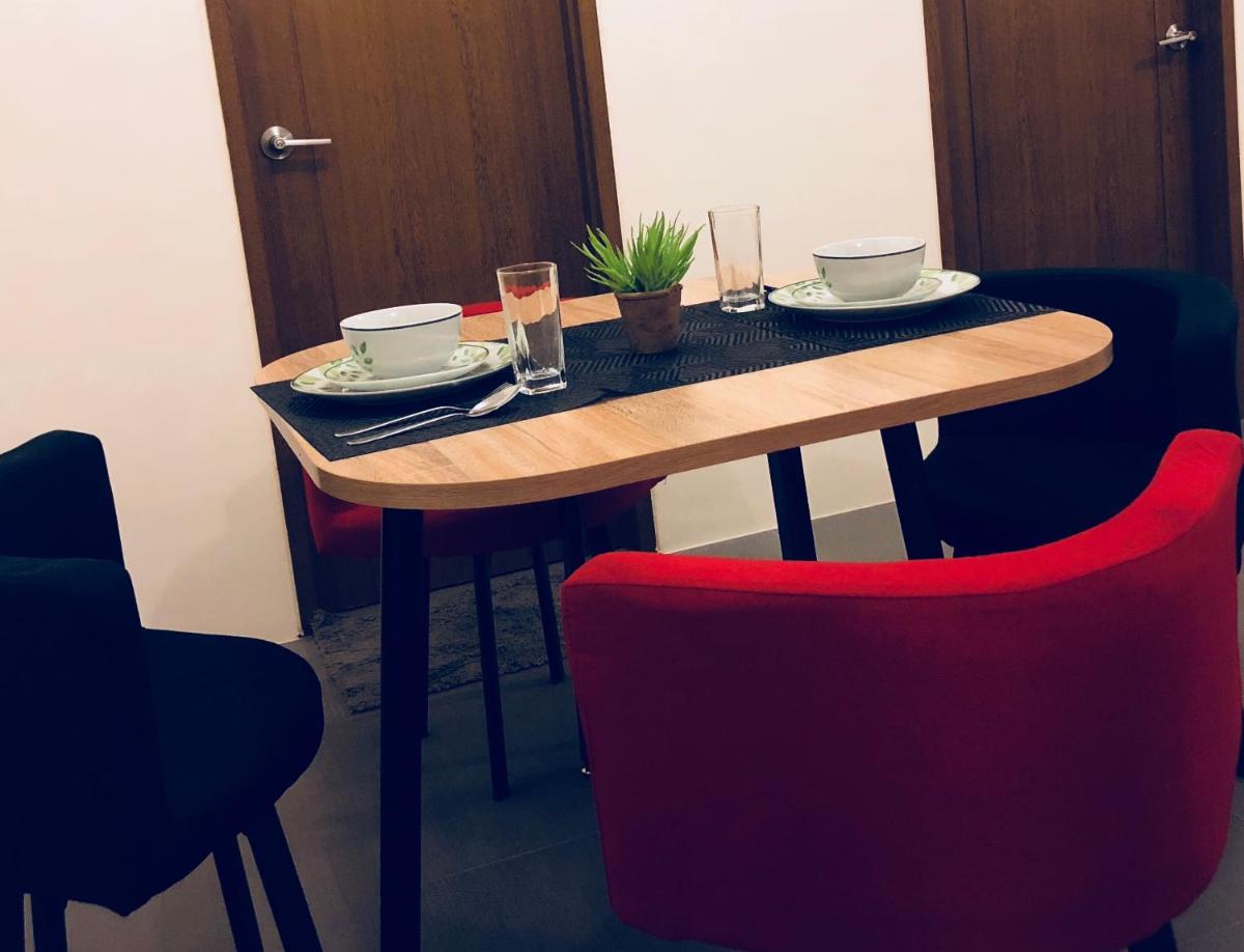 Casa de Sequoia 2 Bedroom condo - Housity