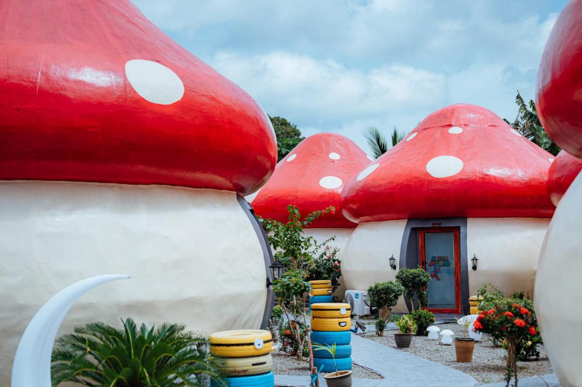 MUSHROOMS INN - Housity