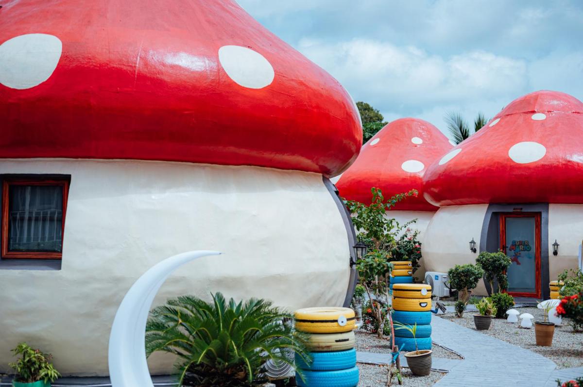 MUSHROOMS INN - Housity