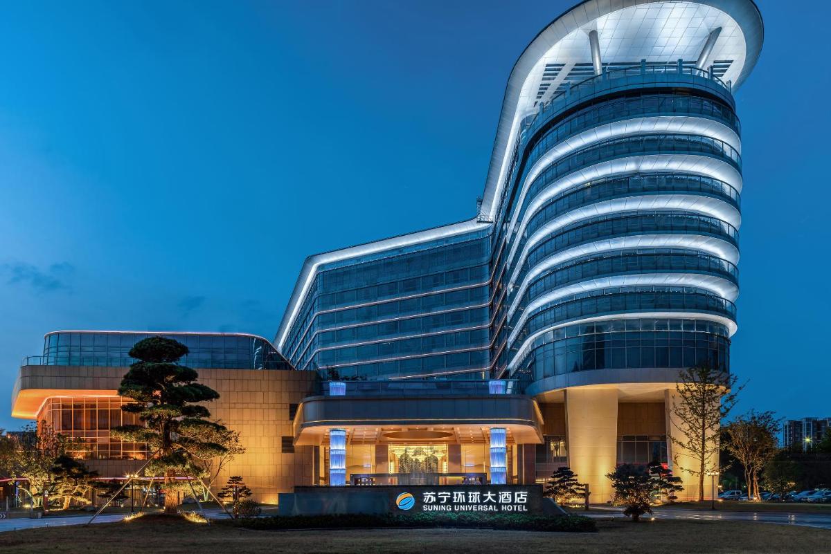 Wuhu Suning Universal Hotel - Housity