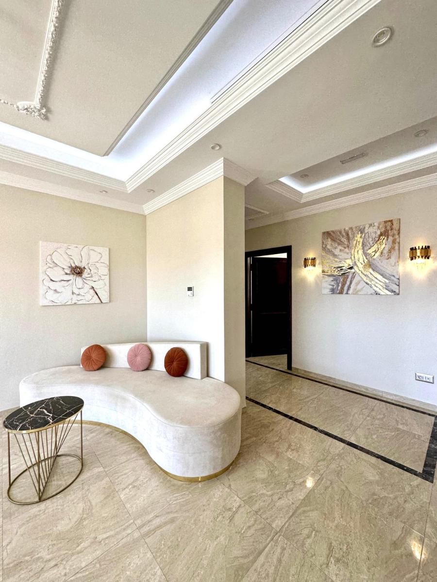 Luxury Sea View 3 Bedrooms, Central AC, WiFi - Housity