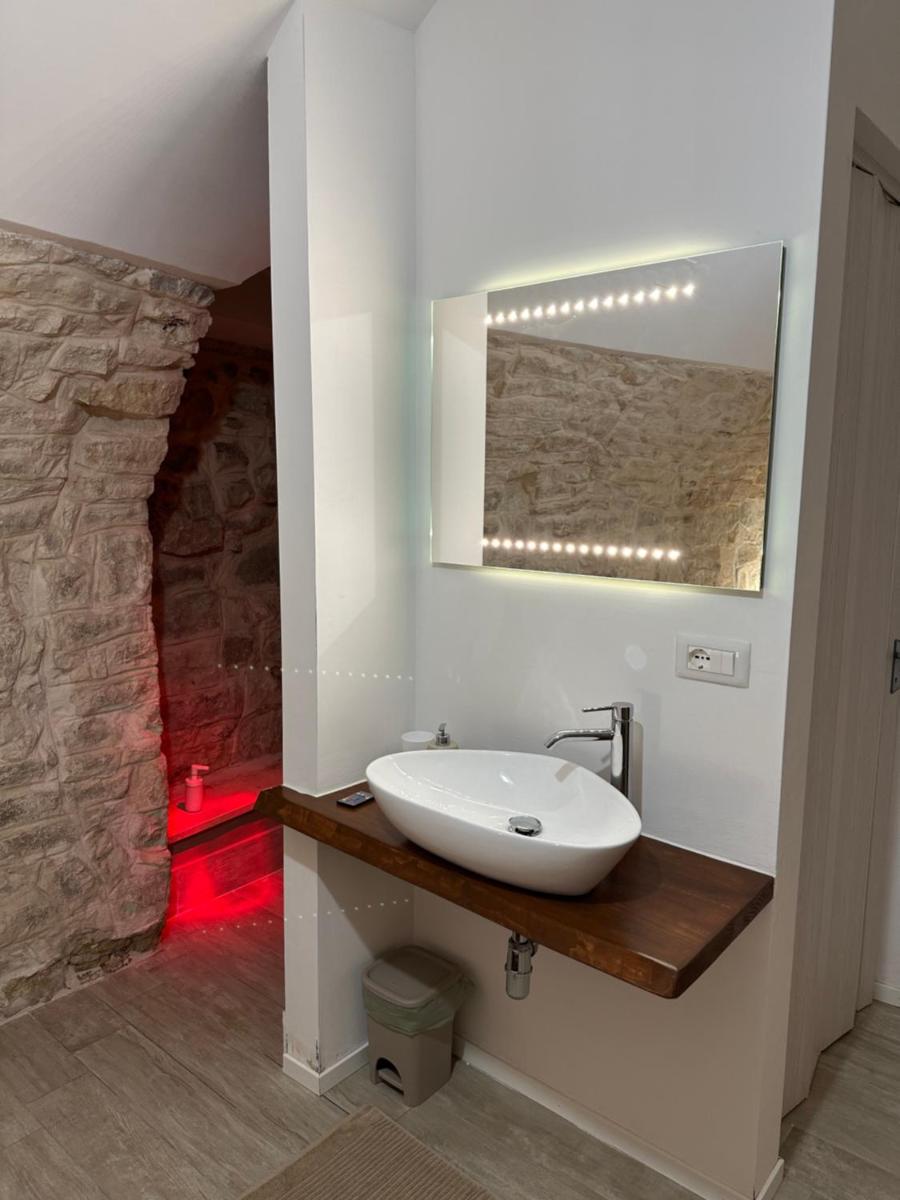 Giovinazzo Suite Pavone Griffi - Housity