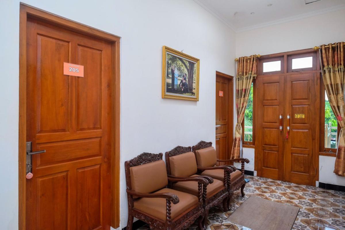 RedDoorz Syariah @ Griya Thamrin Manahan Solo - Housity