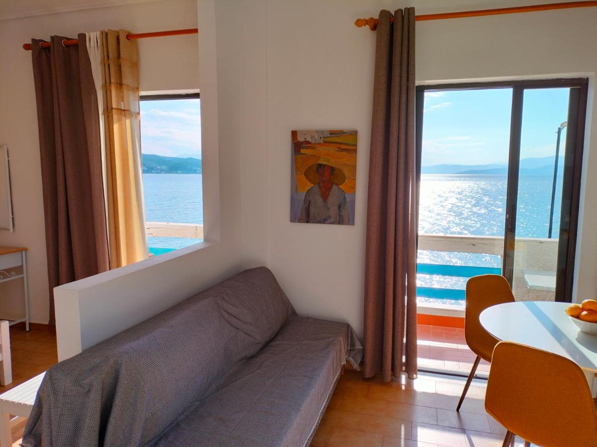 Papas Rooms on the Seafront - Housity