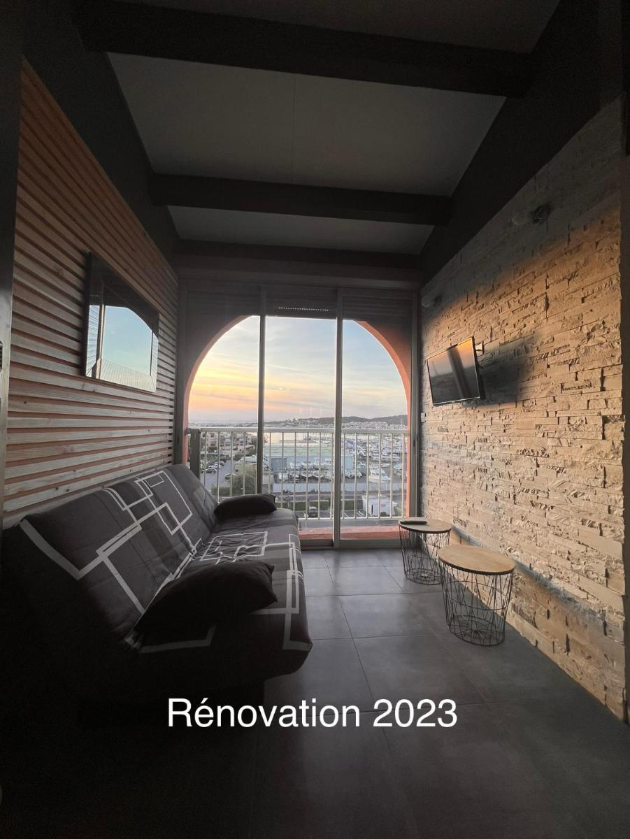 Belle vue, T2 Mezzanine rénové 2023, vue port, 50 m de la plage de la conque - Housity