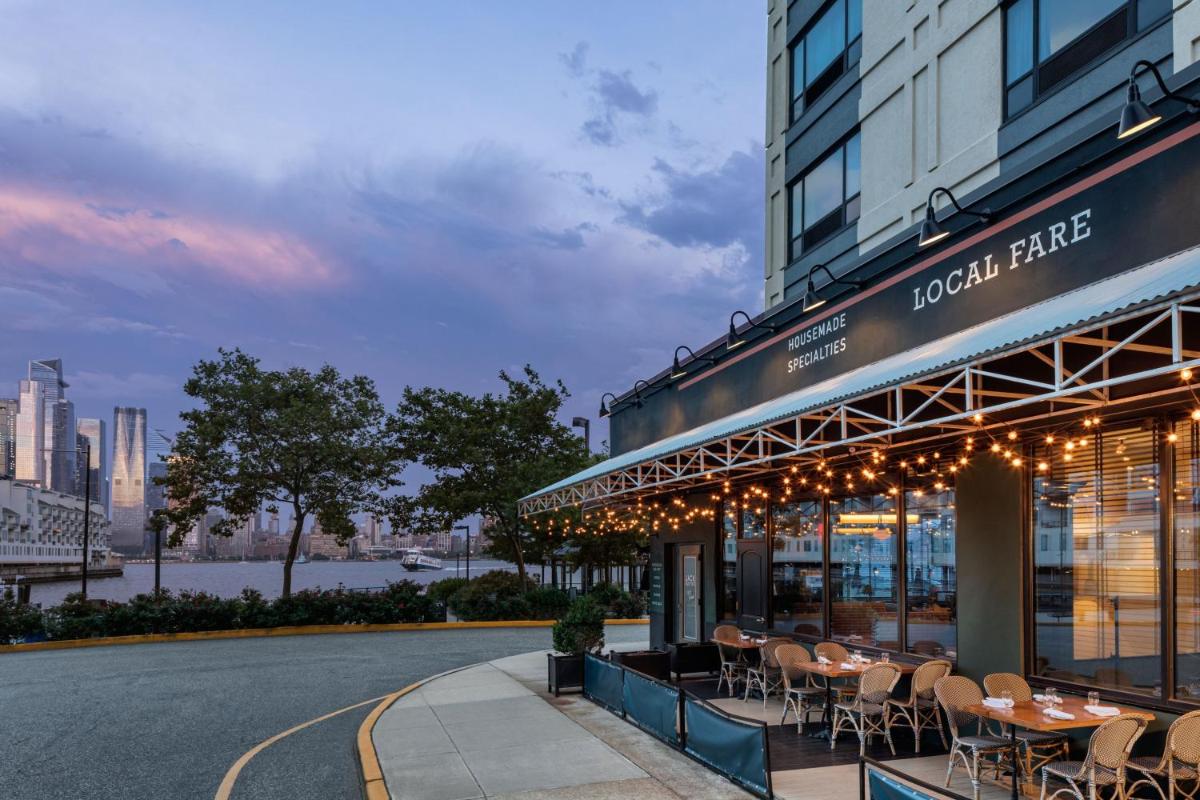 Sheraton Lincoln Harbor Hotel - Housity