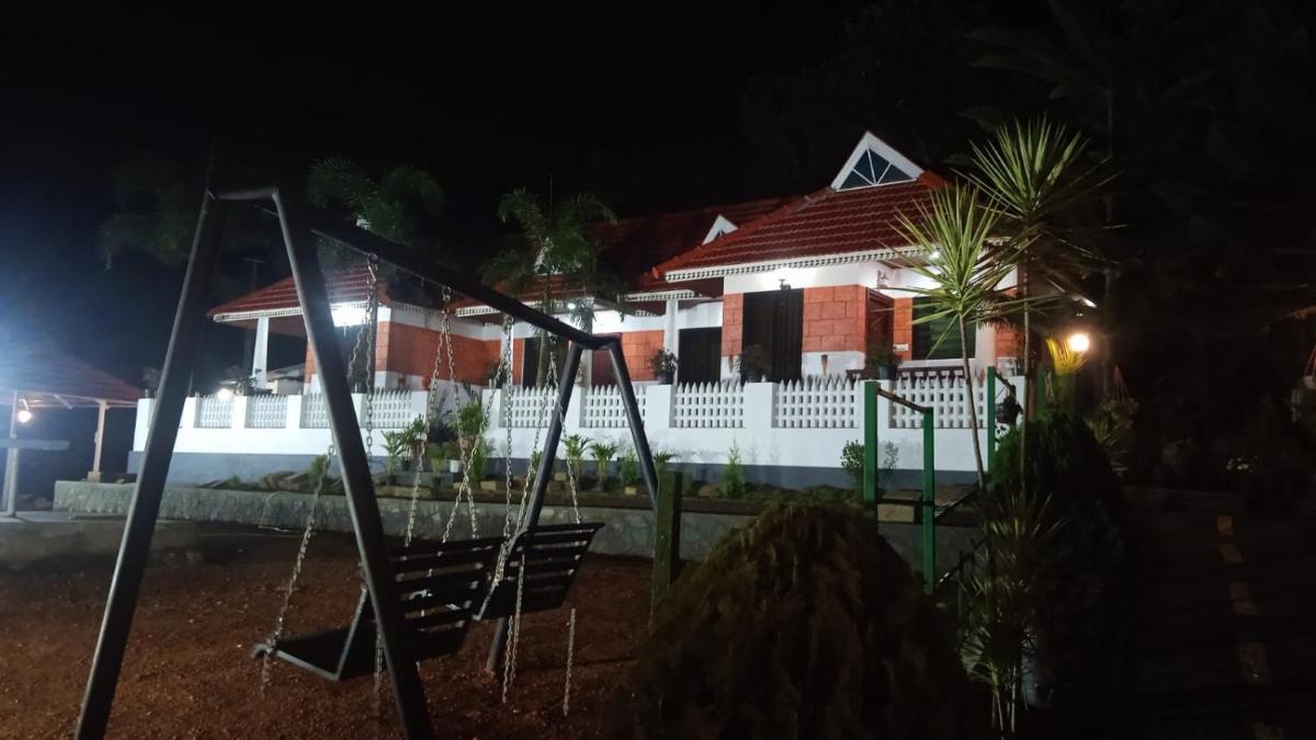 Suitetrails - Brindhavan Home Stay