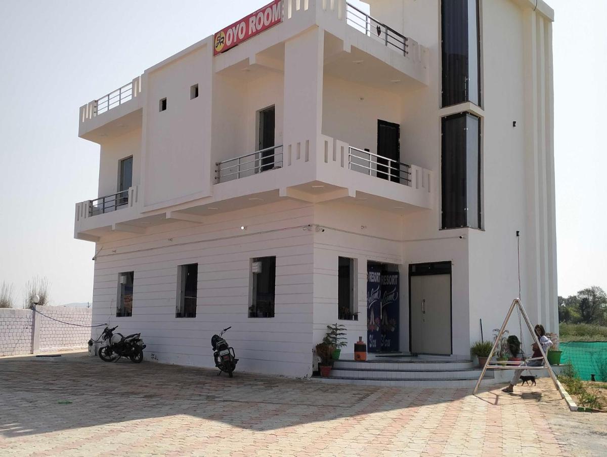OYO Hotel S R Resort - Housity