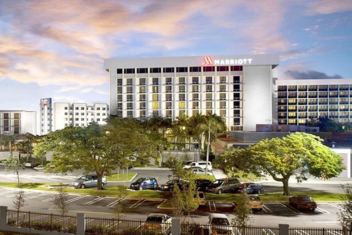 Miami Airport Marriott - Housity