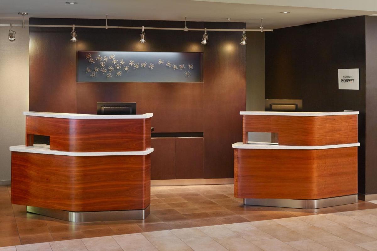 Courtyard by Marriott Atlanta Alpharetta - Housity