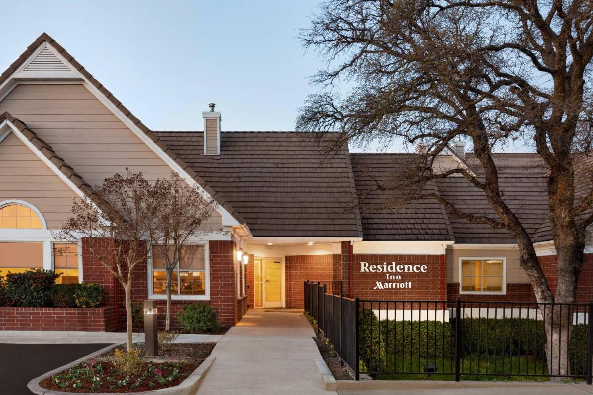 Residence Inn by Marriott Roseville - Housity