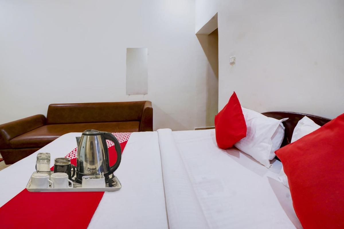 Flagship 92802 Hotel Golden Social Club - Housity