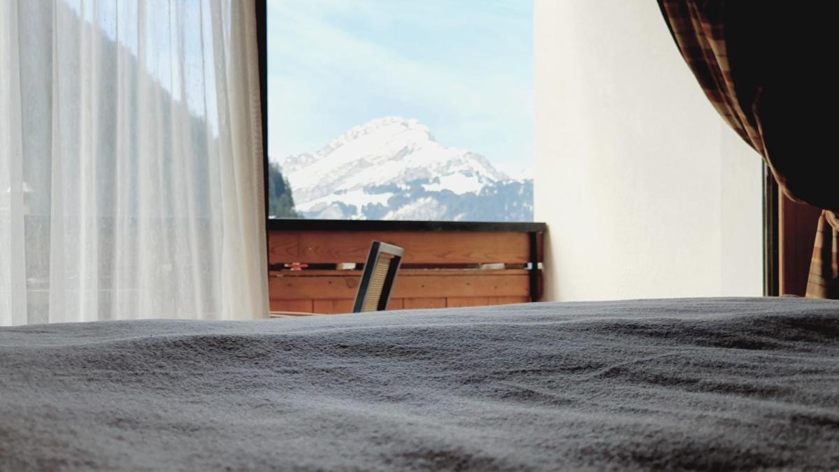 Vue générale sur la montagne ou vue sur la montagne depuis l'hôtel