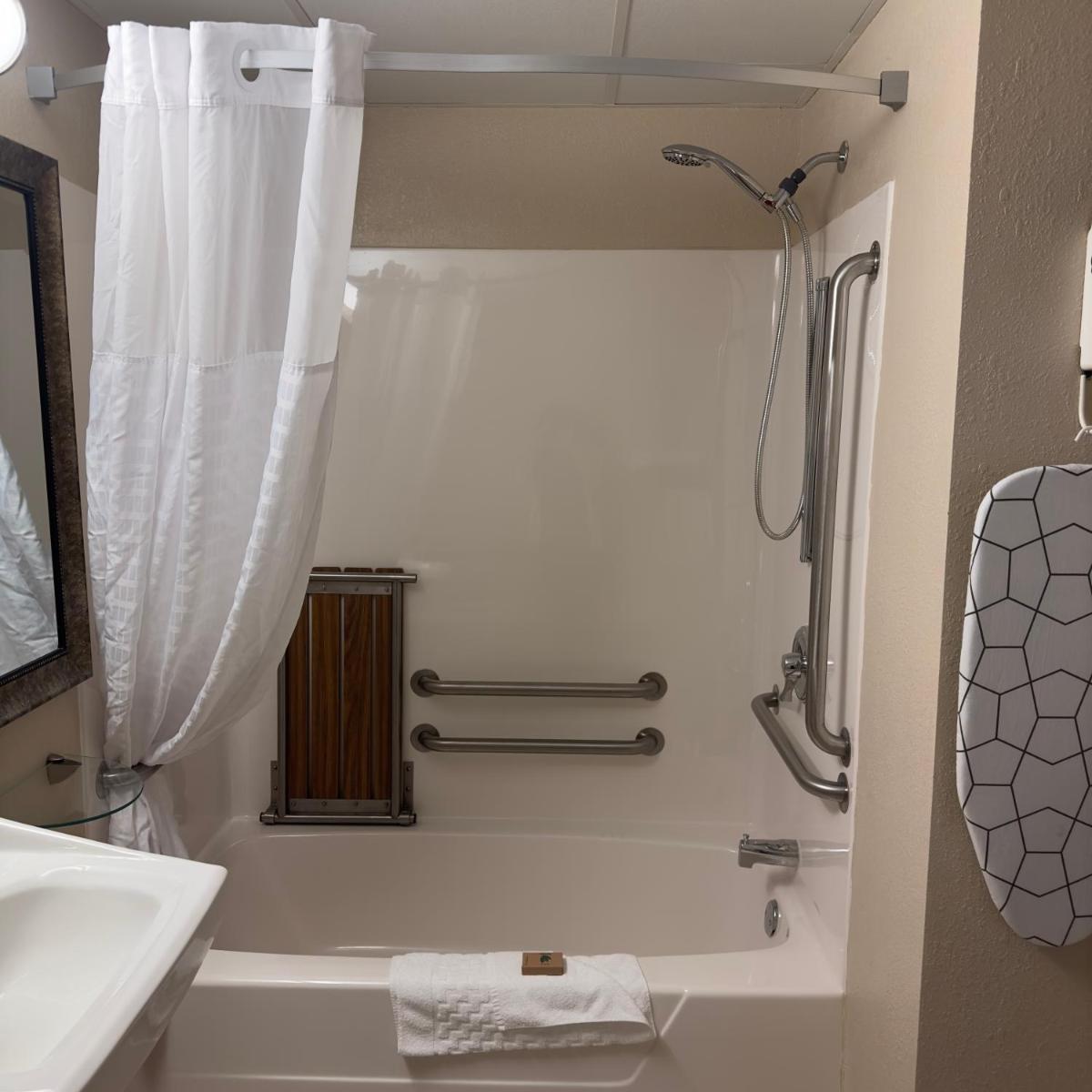 Sleep Inn & Suites near Spirit Mountain - Housity