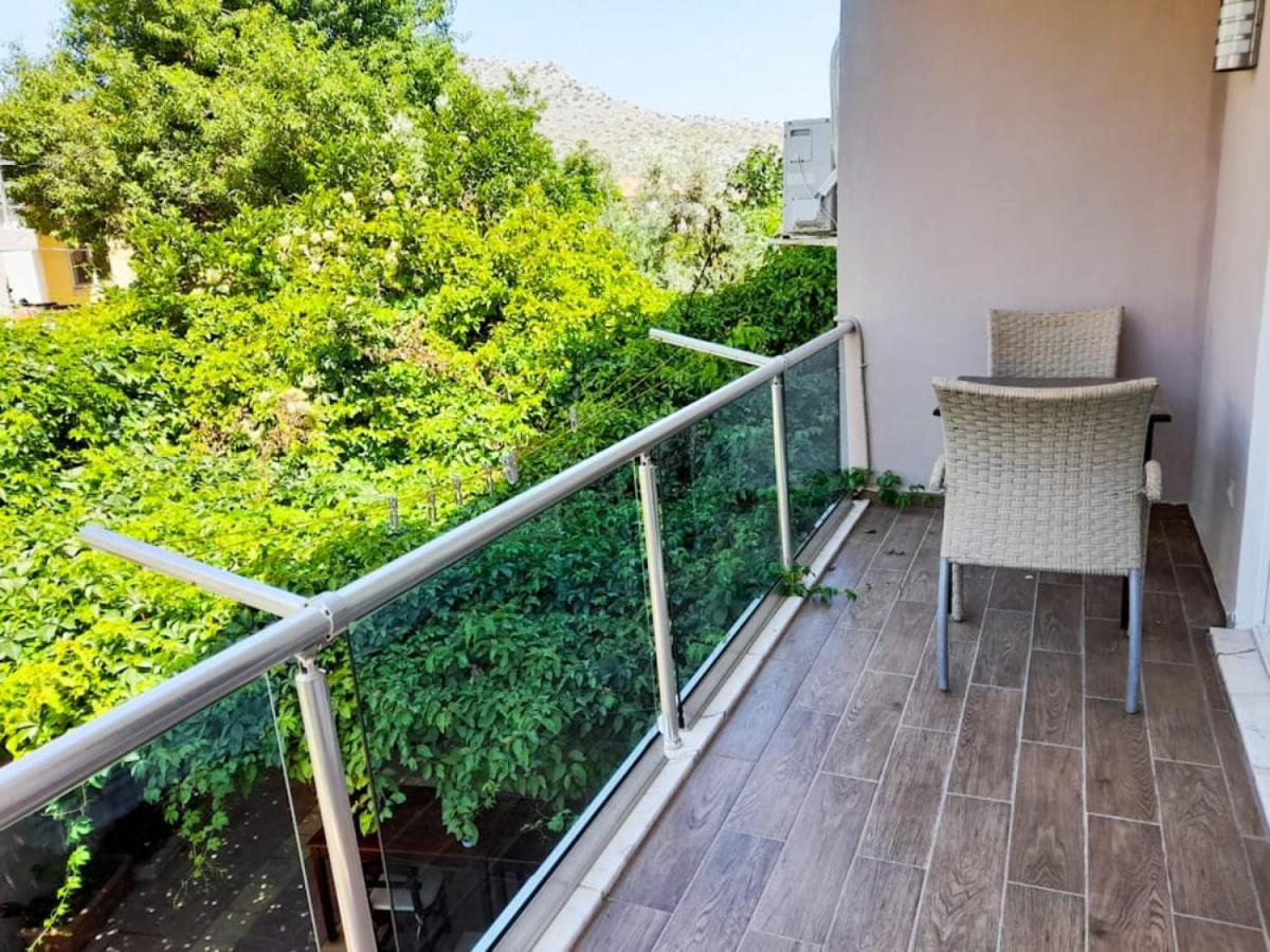 Flat with Balcony near Beach in Bozburun - Housity