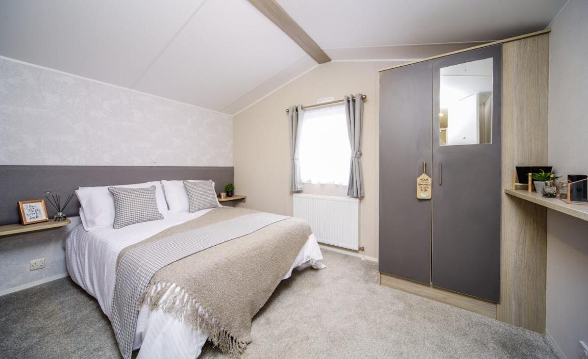 Llanrhidian Holiday Park - Housity