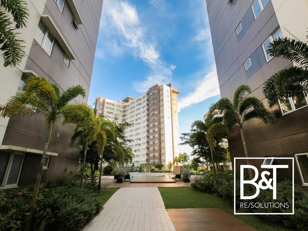 Spacious Condo Unit @ Avida Towers Atria w/ Wi-fi & free pool access - Housity