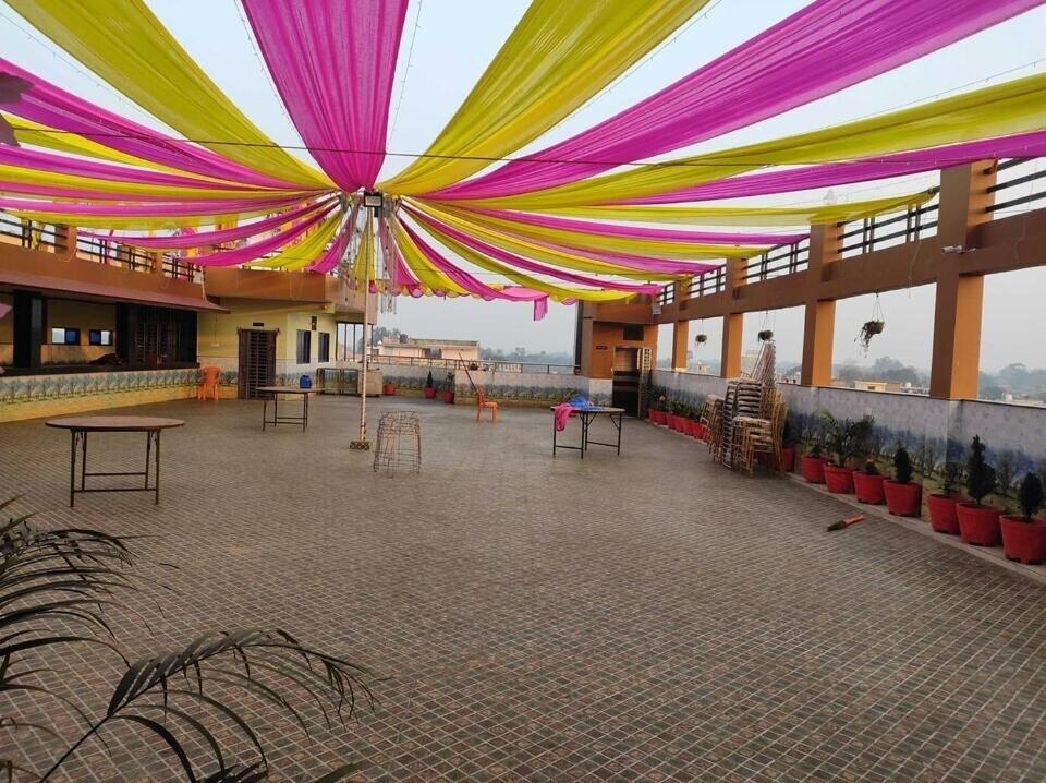 SPOT ON 80848A Shree Ram Hotel - Housity