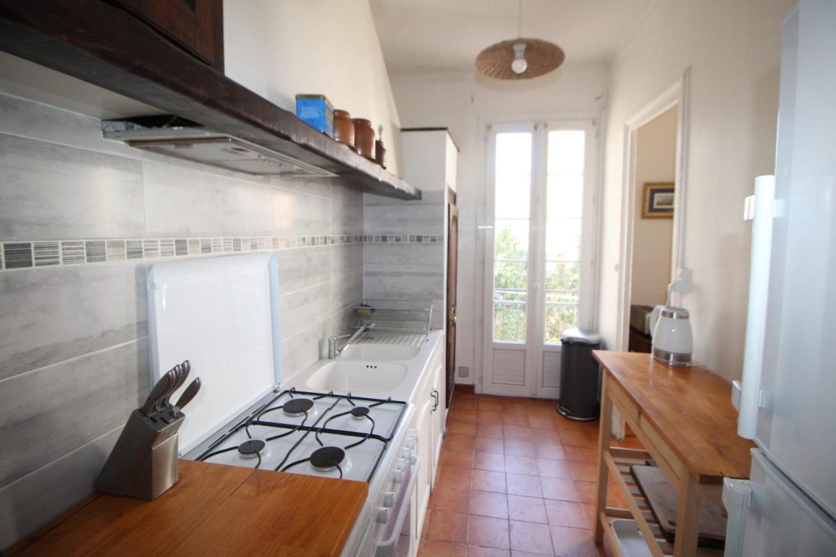 Roussy Nîmes Romaine - Housity