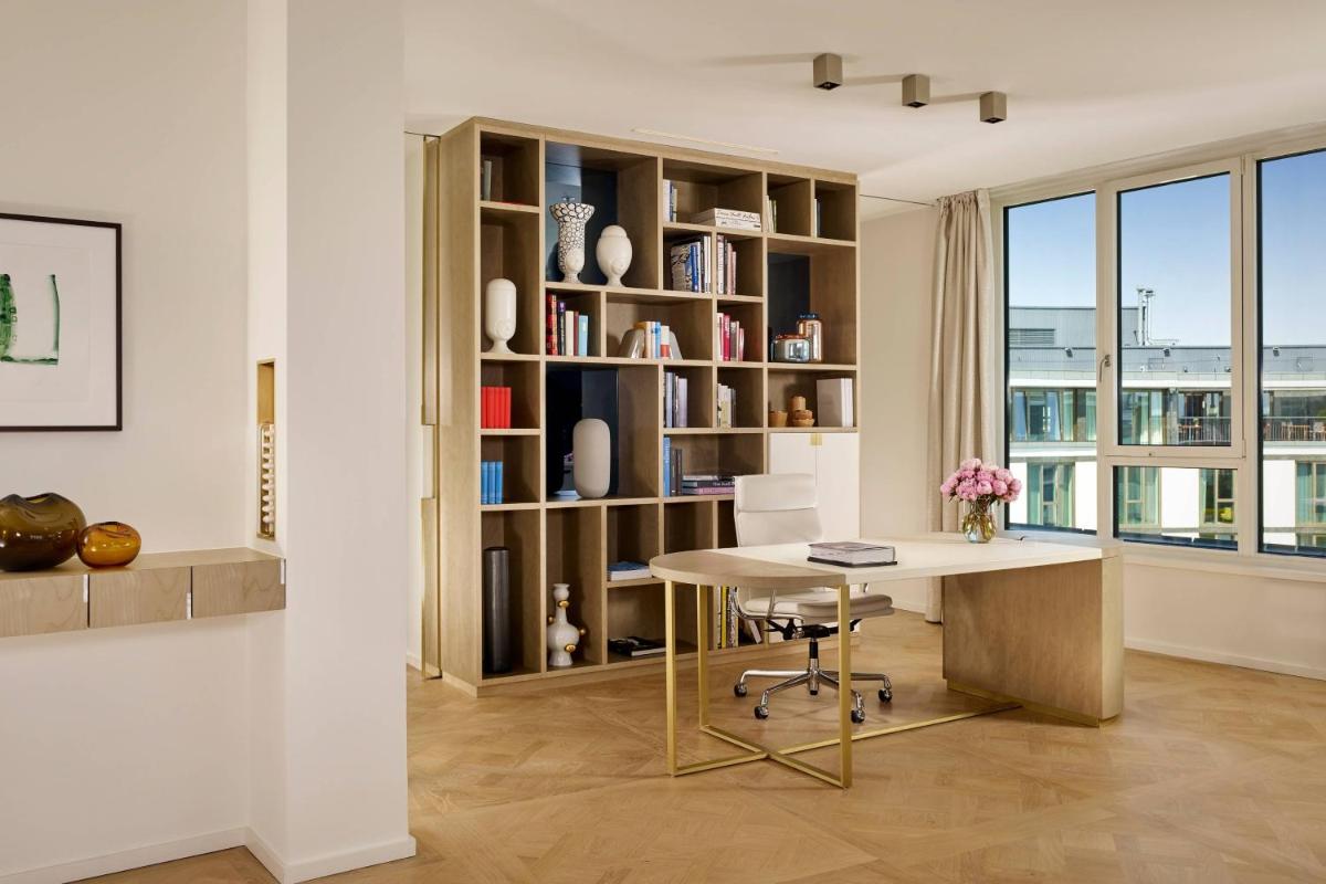 Die Bibliothek im Hotel