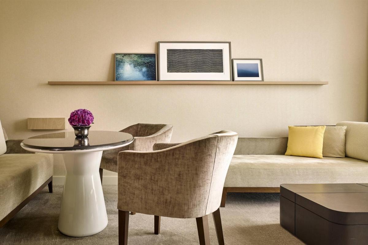 TV/Unterhaltungsangebot in der Unterkunft The Ritz-Carlton, Wolfsburg