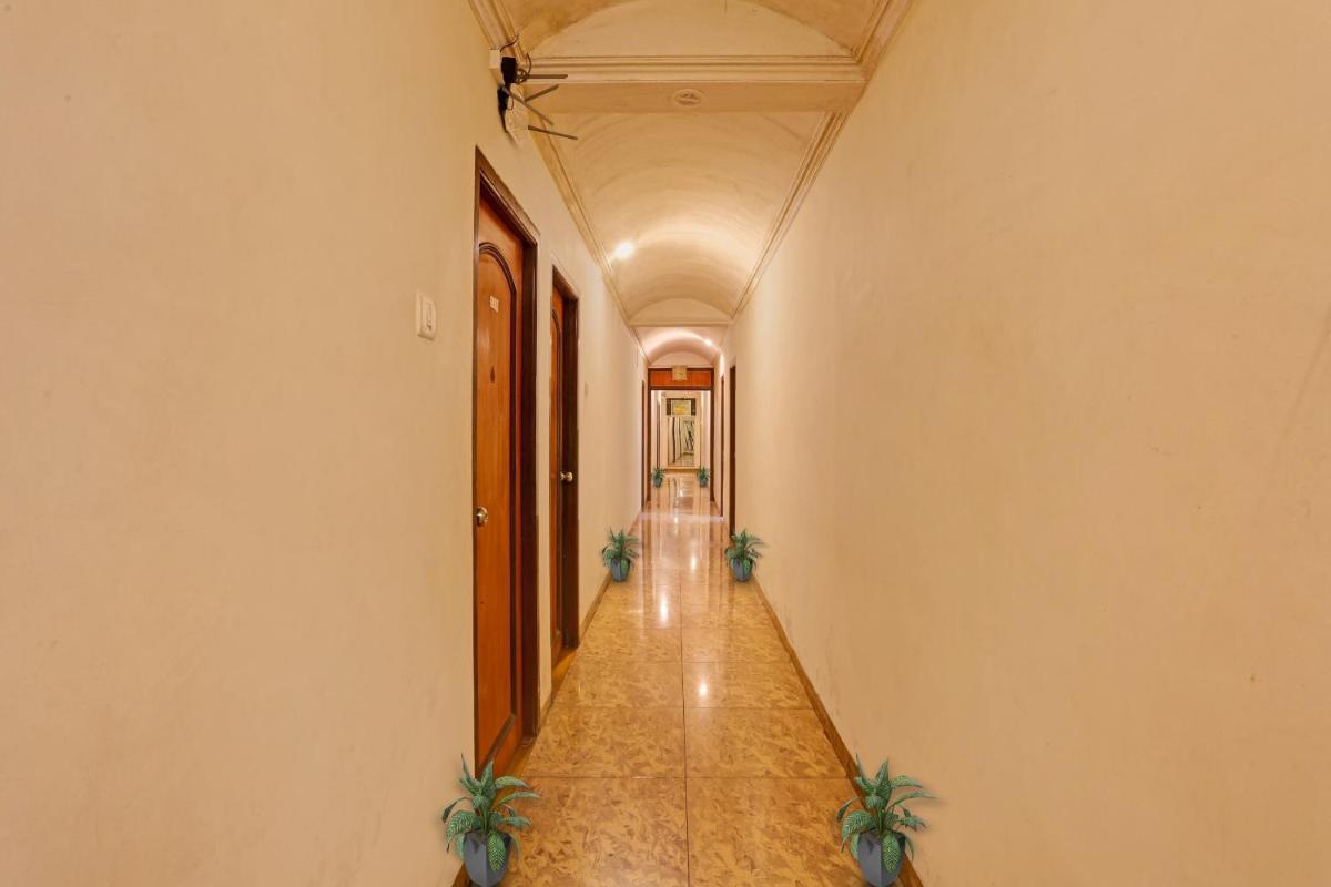 Suitetrails - Capital O Hotel De Juhu Exotica Near Juhu Beach