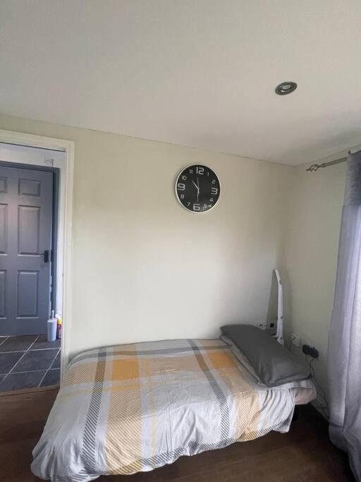 Newly refurbished Unique Apartment Cheltenham - Housity