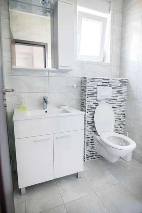 Apartment Tomislav Pakoštane - Housity