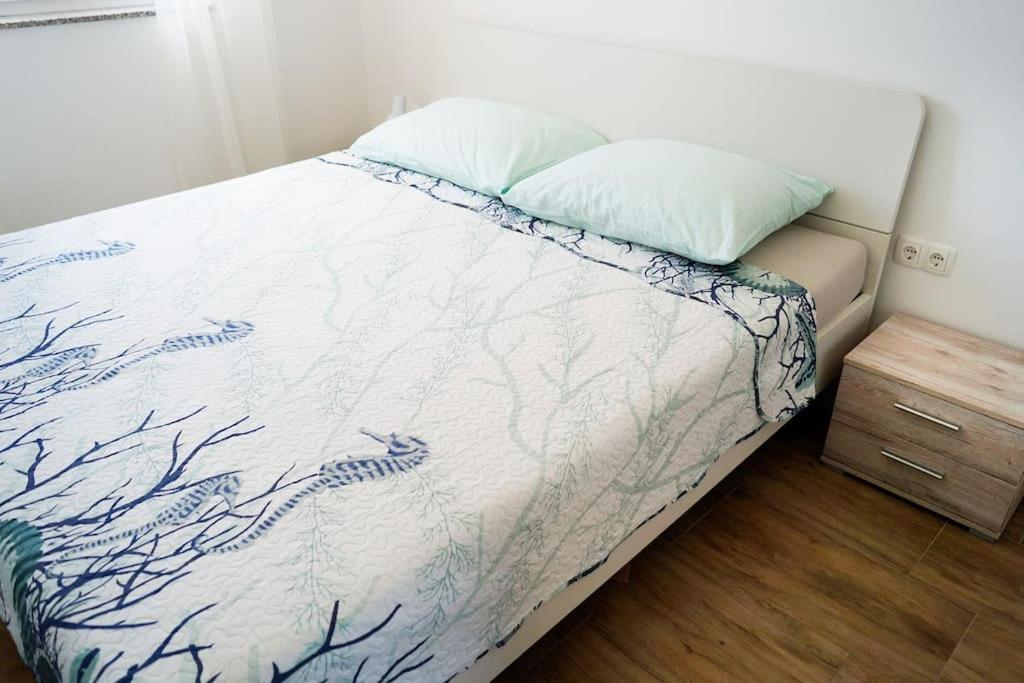 Apartment Tomislav Pakoštane - Housity