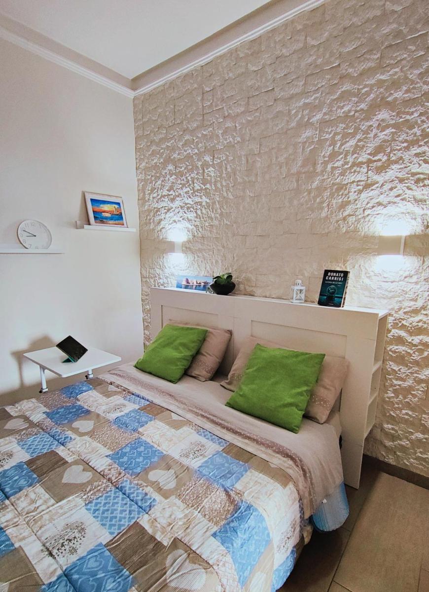 Dolphin house - Housity