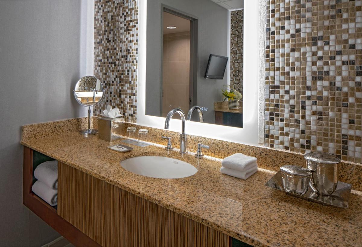 Hyatt Regency Denver Tech Center - Housity