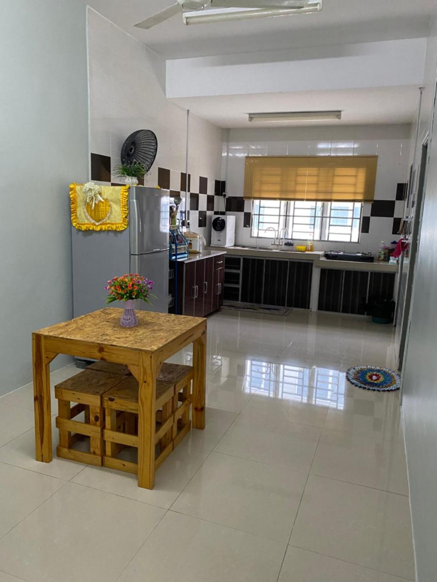 Makmur homestay - Housity