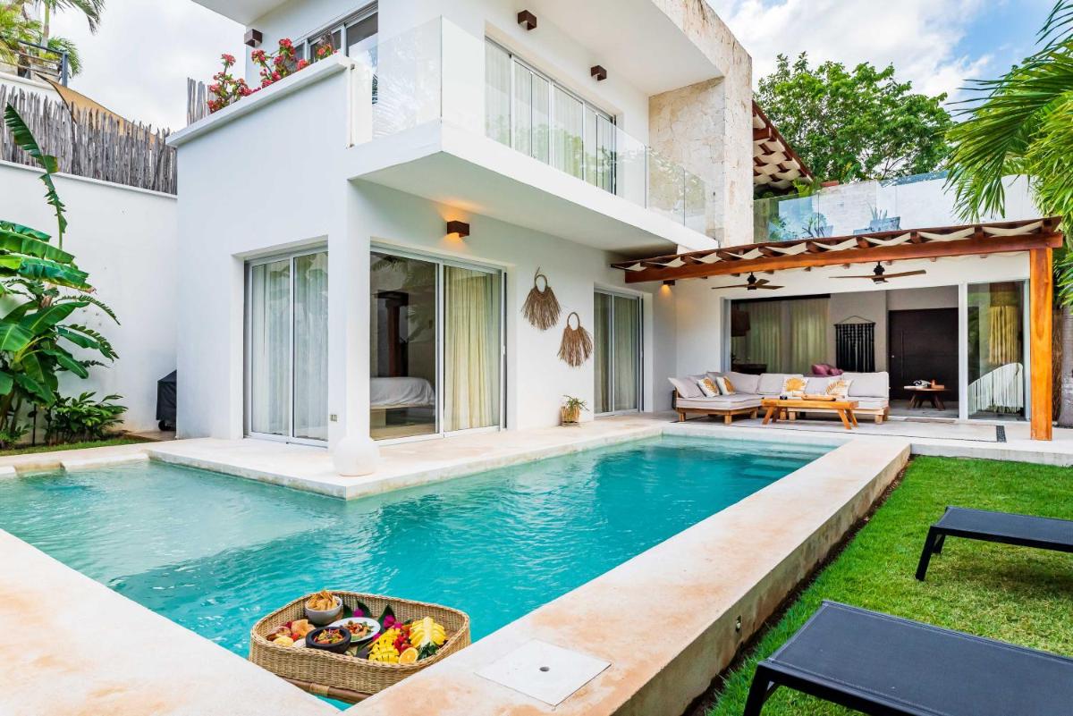Villa Ek'Balam & Villa Flamingo, Luxury Villas, Private Pool, Private Garden, Jacuzzi, 24h Security - Housity