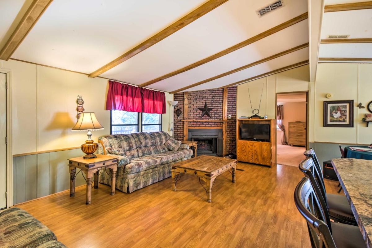 Waterfront House with Boat Slip on Lake Eufaula! - Housity