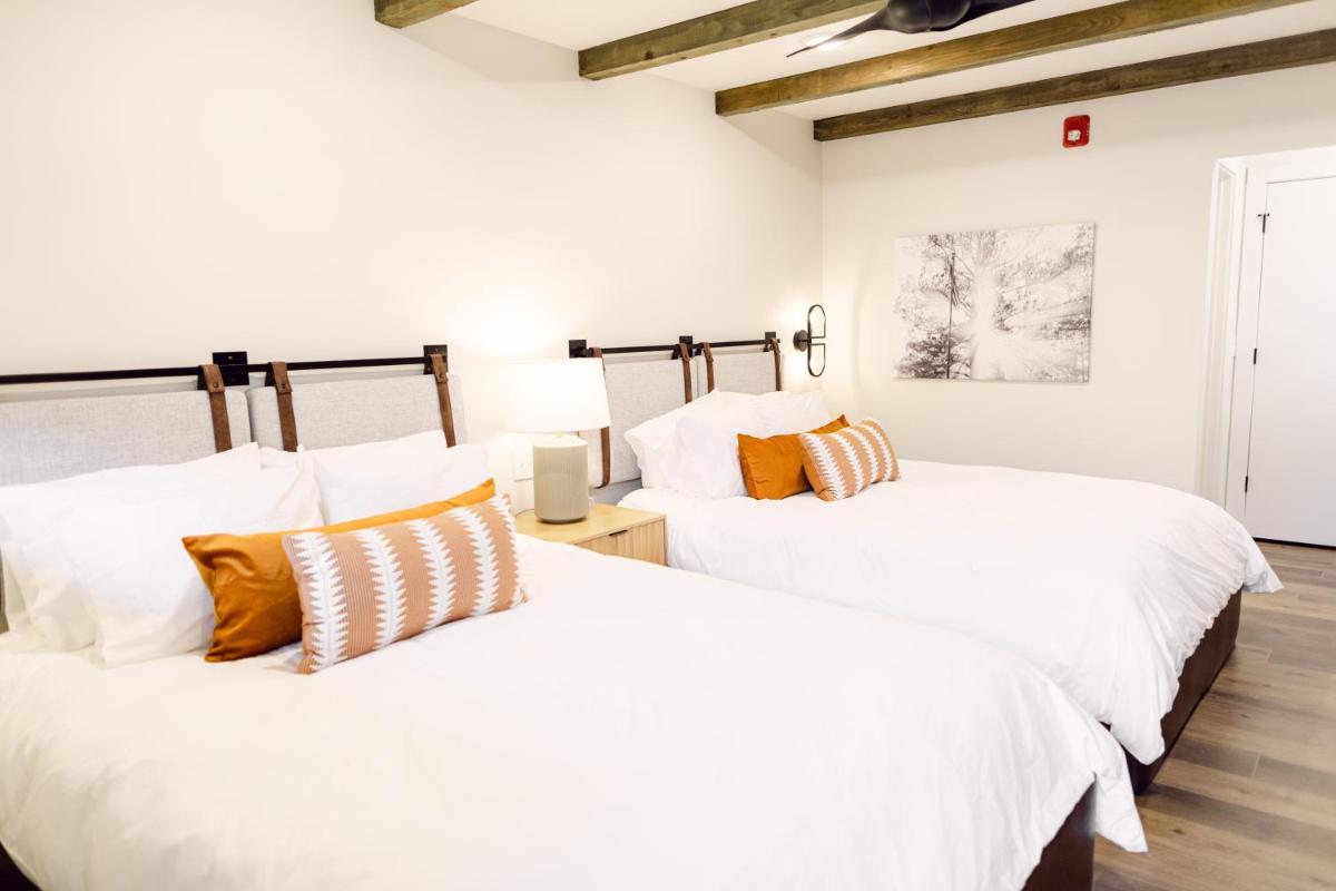 The Tangerine Motel - Housity